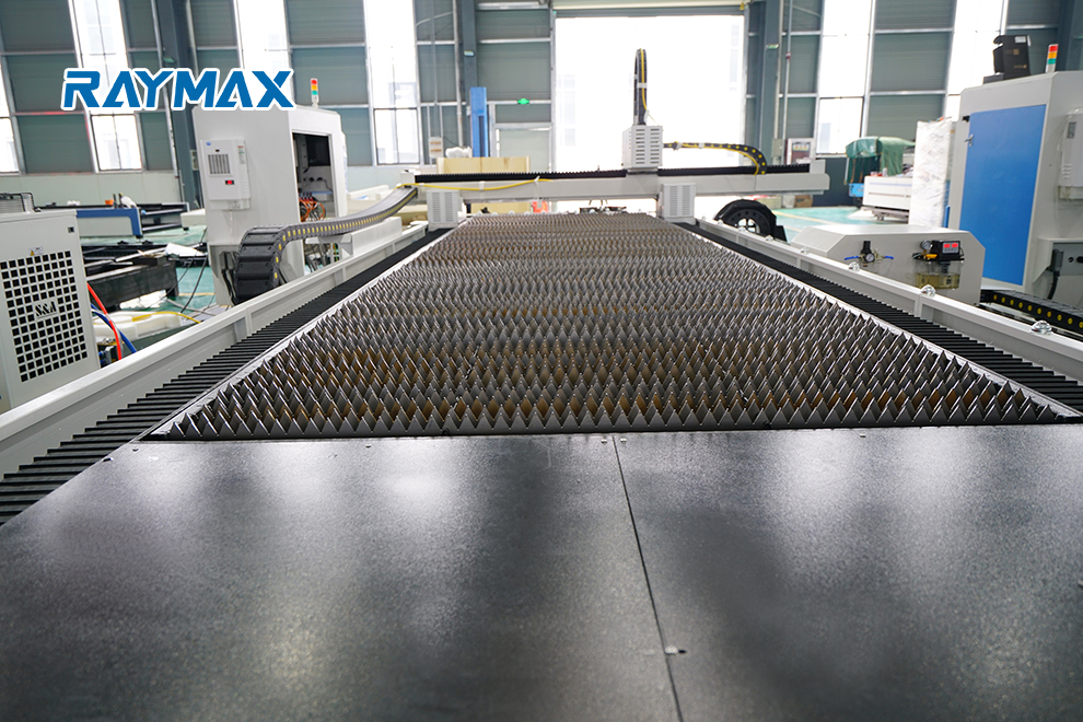 Kina 400w 600w billig metalplade cnc laserskæremaskine pris